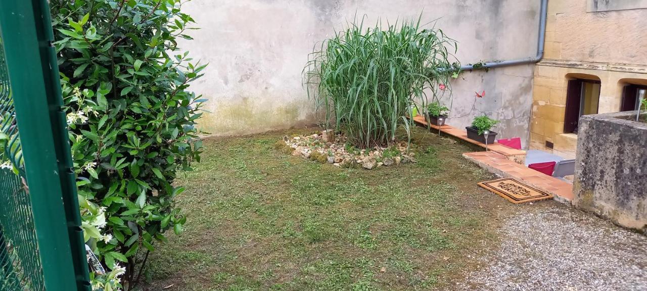 Studio Avec Terrasse Et Jardinet En Centre Ville Bergerac Exteriör bild